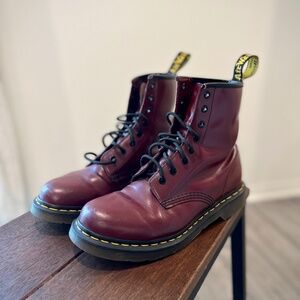 Womans Dr Martes Size 9